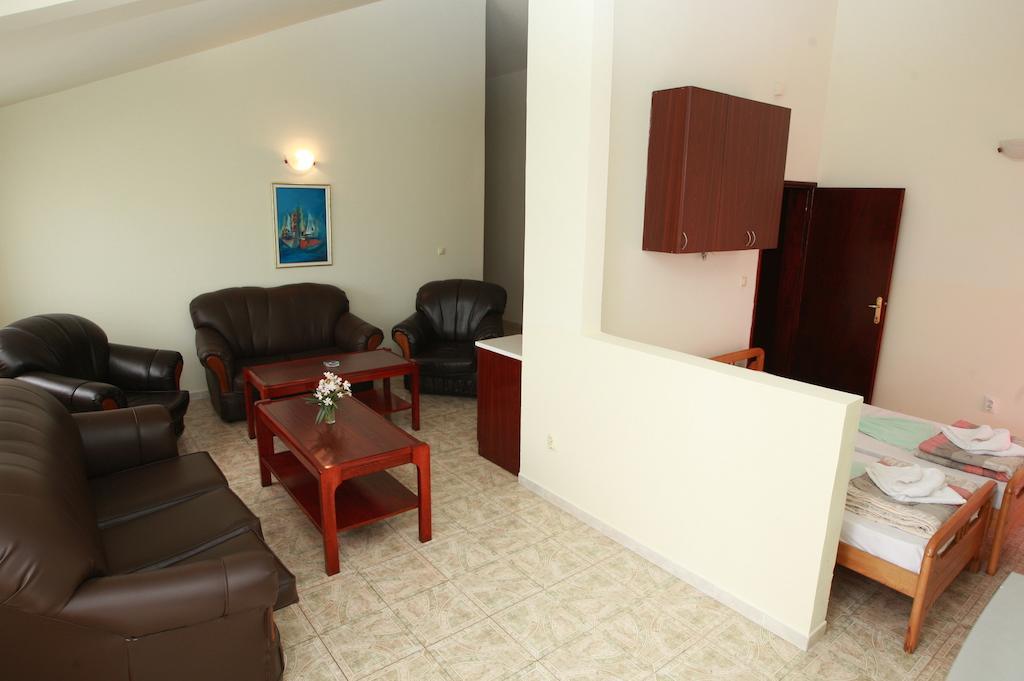 Hotel Vila Prestige Budva Rum bild