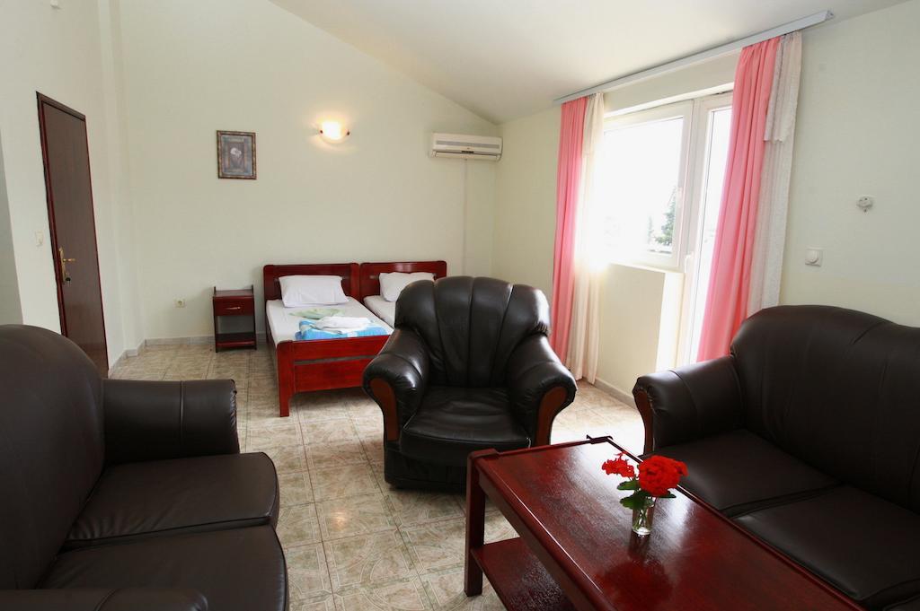 Hotel Vila Prestige Budva Rum bild